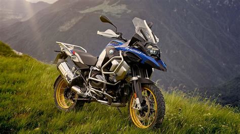 BMW R 1250 GS Adventure – Pitkien seikkailujen erikoismalli