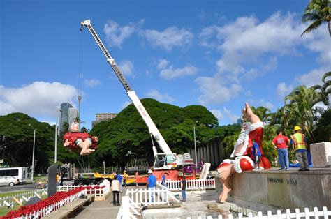 Hawaii Ahe 28th annual honolulu city lights celebration opens saturday, december 1, 2012.