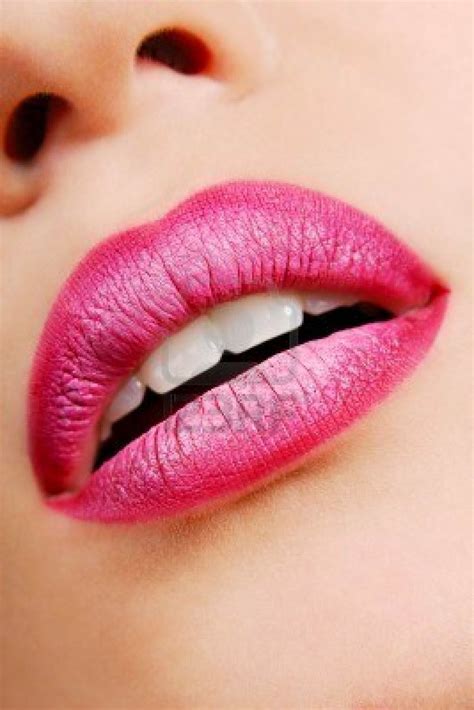 All About Women's Things: How to Get Beautiful Lips?