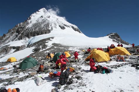 Sixth Fatality: Climber Dies at Camp 4 on Everest » Explorersweb