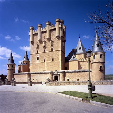 Alcázar de Segovia – Meticulous Meanderings