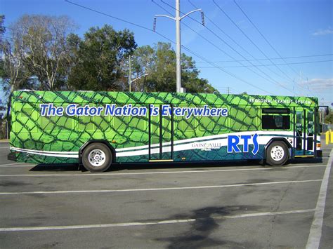File:2011 Gator Scale Bus.JPG - Wikimedia Commons