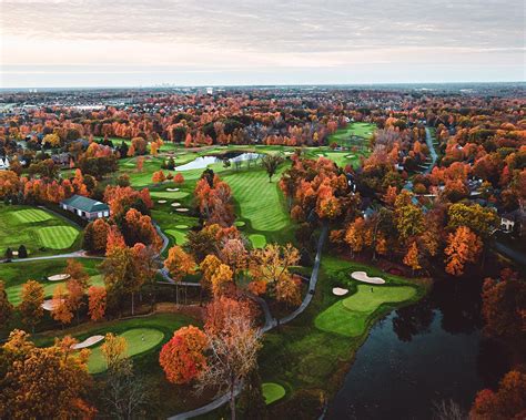 Fall at Wedgewood Golf & Country Club in Powell, Ohio just north of Columbus. : r/golf