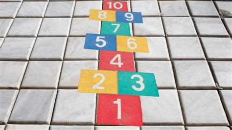 HOPSCOTCH Game Rules - How To Play HOPSCOTCH