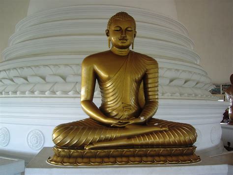 File:Lord Buddha in Sri Lanka - Kalutara.jpg - Wikipedia, the free encyclopedia