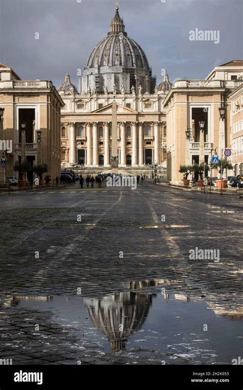 St Peter Basilica in Rome Stock Photo - Alamy