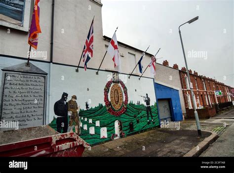 Political murals / Belfast / 18/07/2020 Stock Photo - Alamy