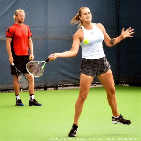 COACH TURSUNOV-1 8-12-19 (ARYNA SABALENKA) - Tennis Panorama