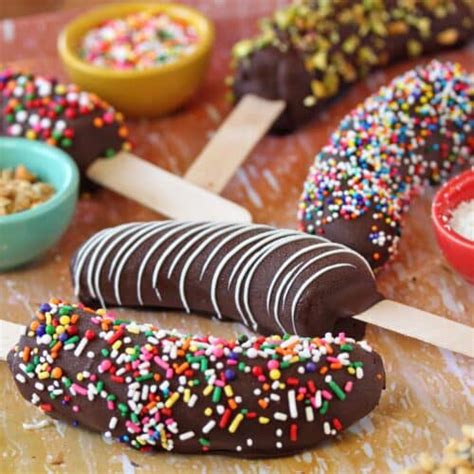 Chocolate-Dipped Frozen Bananas - SugarHero