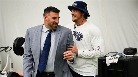 How Titans coach Mike Vrabel plans to earn respect from his players