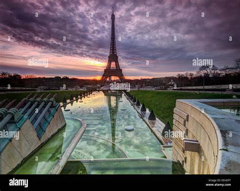 Eiffel Tower Sunrise Stock Photo - Alamy