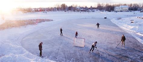 Which of these is a winter sport that closely resembles ice hockey?