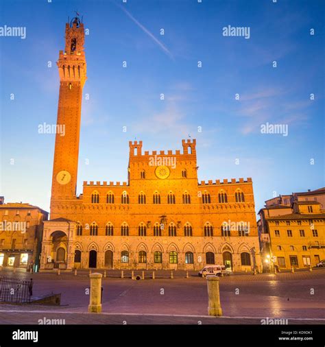 Piazza del Campo, Siena - Italy Stock Photo - Alamy