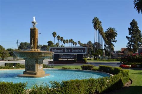 On the Grid : Inglewood Park Cemetery