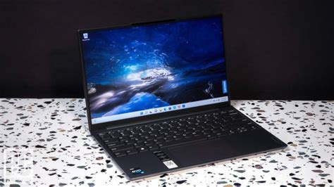 Lenovo Slim 7i Carbon Review | PCMag