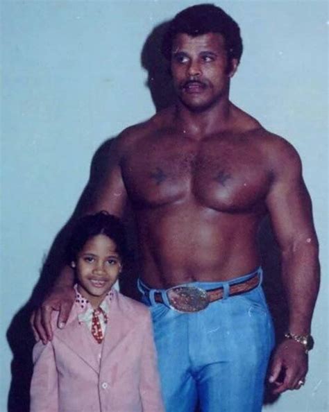 ~ 1981, DWAYNE "THE ROCK" AS A CHILD W/HIS DAD ~ The Rock Dwayne Johnson, Rock Johnson, Dwayne ...