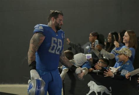 Detroit Lions Taylor Decker had back injury ahead of Broncos game