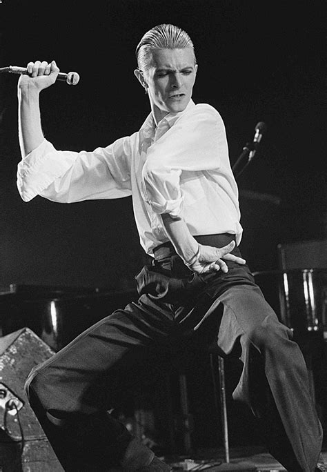 17 Best images about David Bowie Thin White Duke on Pinterest | Duke ...