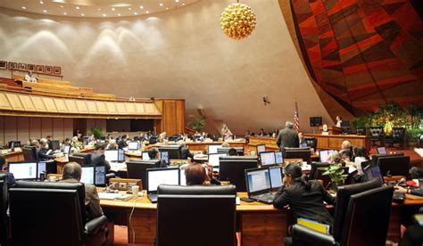 Hawaii lawmakers push hundreds of bills for major deadline - Washington ...