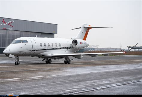 Bombardier Challenger 350 - Large Preview - AirTeamImages.com