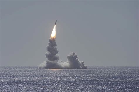 US Navy Test Fires Trident II SLBM | Missile Threat