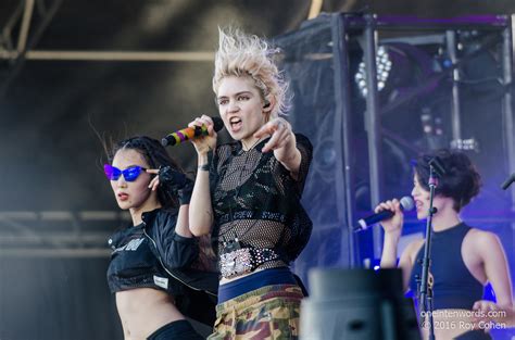 one in ten words: Bestival Toronto 2016: Day 2: Grimes - Concert Pictures