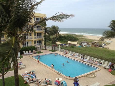 inside jacuzzi - Picture of Wyndham Sea Gardens, Pompano Beach ...