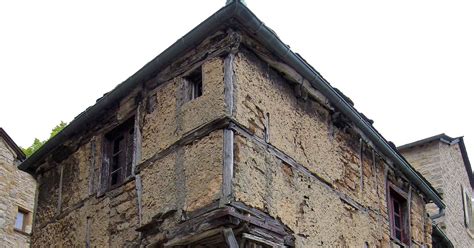 This is thought to be the oldest house in France. It was build in the 13th century in Aveyron ...