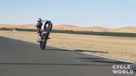 Riding Stunts GIF - Riding Stunts Tricks - Discover & Share GIFs