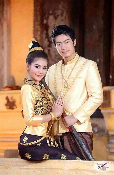 Traditional Bride & Groom clothing Thai Traditional Dress, Traditional Bride, Traditional ...