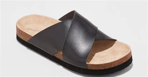 28 Cute Pairs Of Sandals For Wide Feet