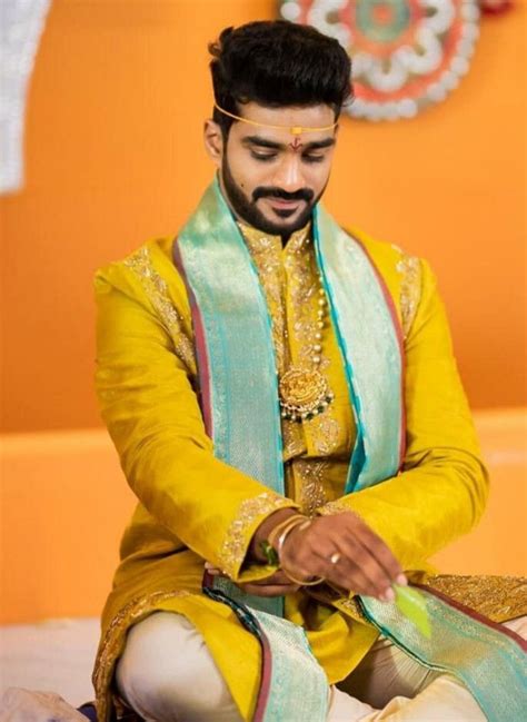 Wedding Outfits For Groom, Indian Bridal Outfits, Wedding Couples ...