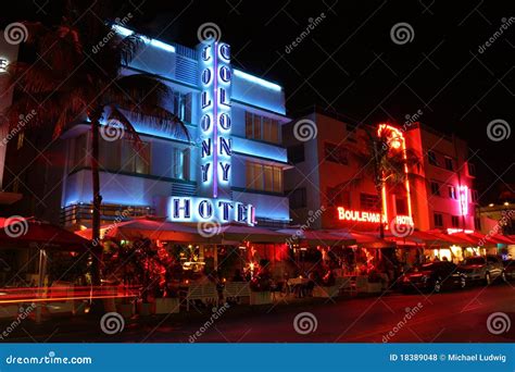 South Beach Miami Hotels editorial stock photo. Image of eating - 18389048