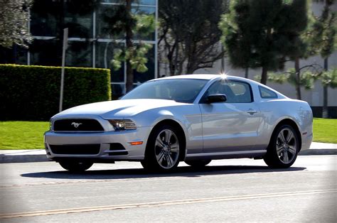 2014 ford mustang v6 performance package