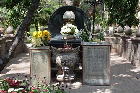 Grave of Võ Thị Sáu – Côn Đảo, Vietnam - Atlas Obscura