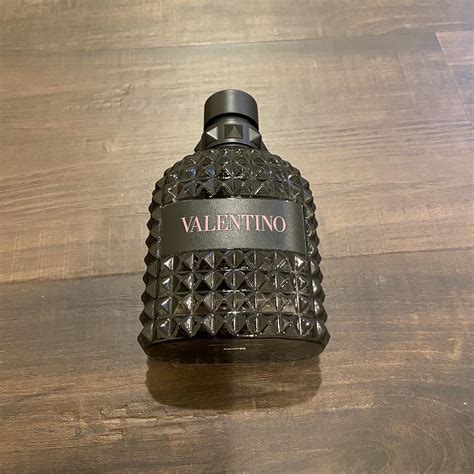 Valentino Born in Roma Eau De Toilette set price... - Depop