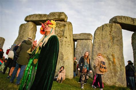 Summer Solstice 2024 Uk Stonehenge - Ellie Maudie