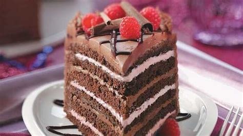 Recipe: Perfect Chocolate Raspberry Torte with chocolate drizzle, fresh fruit - Hindustan Times