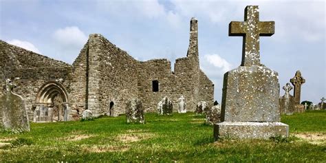 Visiting the Clonmacnoise Monastic Site