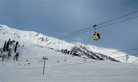 Gulmarg Gondola Tickets, Gondola Ride Gulmarg Booking & Timings - Holidify