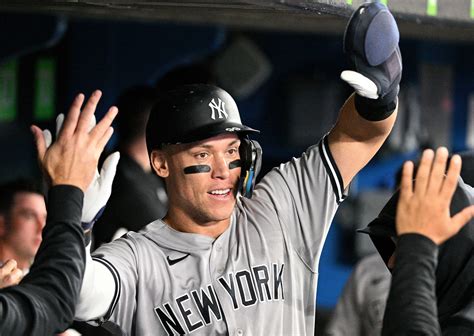 MLB: Yankees' Aaron Judge ties American League record with 61st home ...