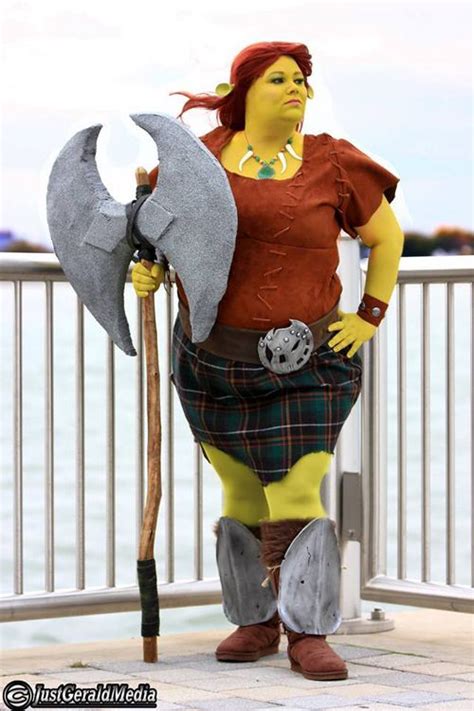 Fiona from Shrek Cosplay. Sweets4aSweet Cosplay look absolutely amazing as the warrior Fiona ...