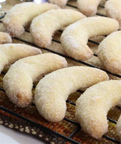 Vanillekipferl Cookies (German Vanilla Almond Crescents) | Recipe ...