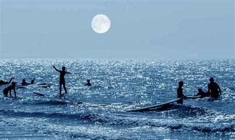 Waikiki Surfing by Moonlight | Hawaii Aloha Travel