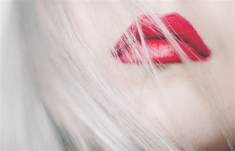 Lipstick effect: UK beauty shoppers still buying premium in Golden Quarter