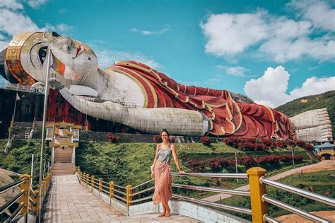 The BIGGEST reclining Buddha in the world - Win Sein Taw Ya - Daily ...