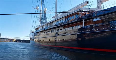 First Close-Up Look at Jeff Bezos’ Y721 Megayacht Shows Gorgeous Hull, Towering Masts ...