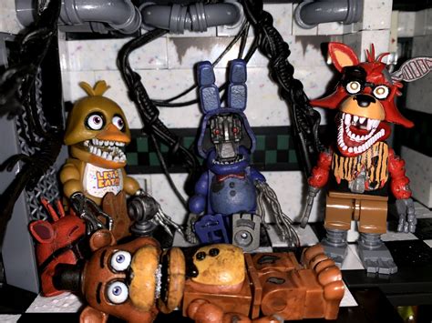 ..:Parts and Service:.. : r/fivenightsatfreddys