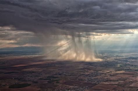 17 Beautiful Photos of Incoming Storm Clouds - BeautyHarmonyLife