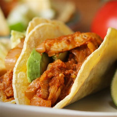 Chicken Tinga Tacos (Tinga De Pollo) Recipe by Tasty | Recipe | Recipes, Cooking recipes ...